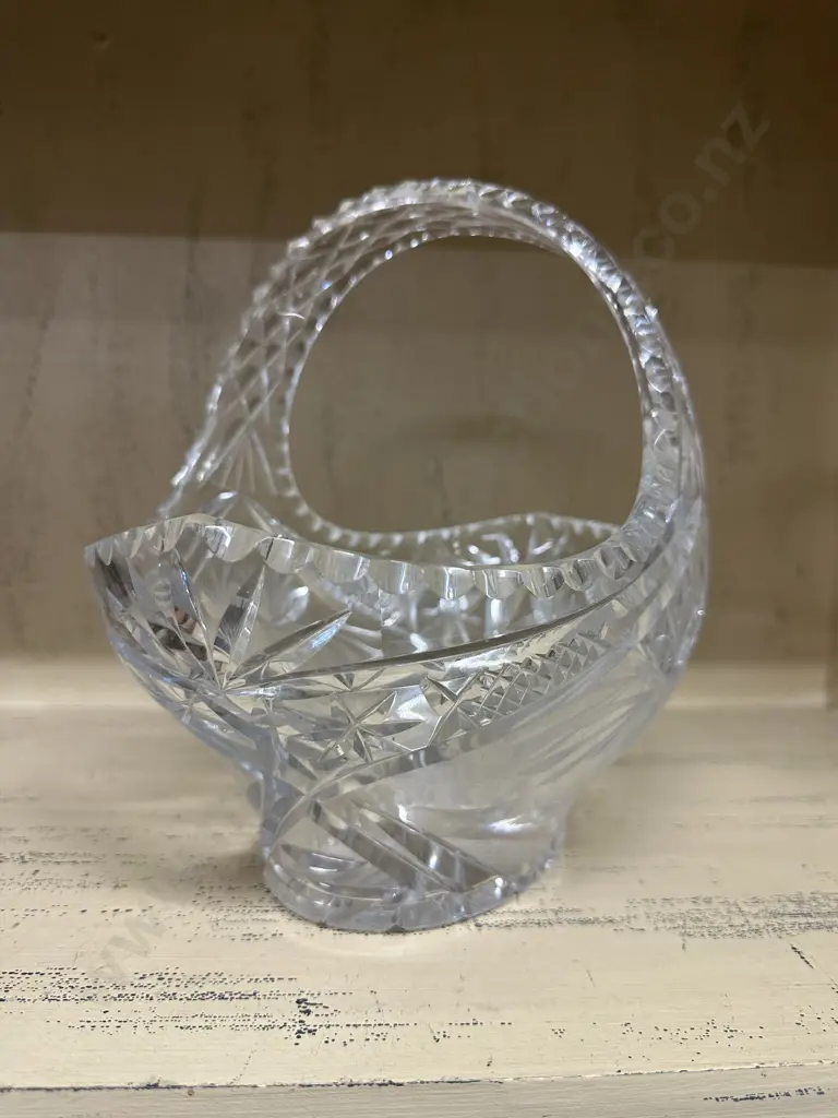 Vintage Large Crystal Basket Centre Piece H23,W26cm. Image 1++