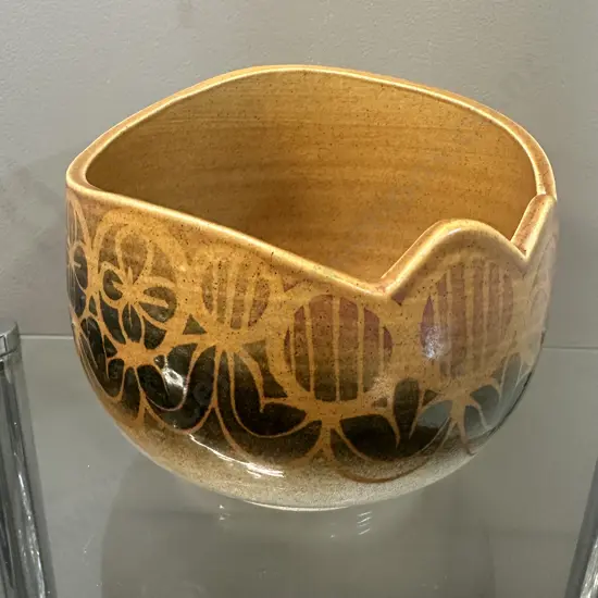 Poole Pottery Bowl Scalloped Cream, Black & Tan Tones #592 H15cm.