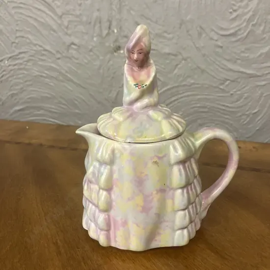 Sadlers Green & Pink Mottle Glazed 'Ye Daintee Lady' Teapot c1937