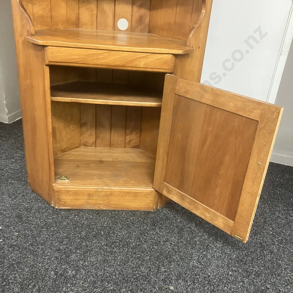 Vintage Cushman Colonial Creations American Mid Century Corner Cabinet Image 1++