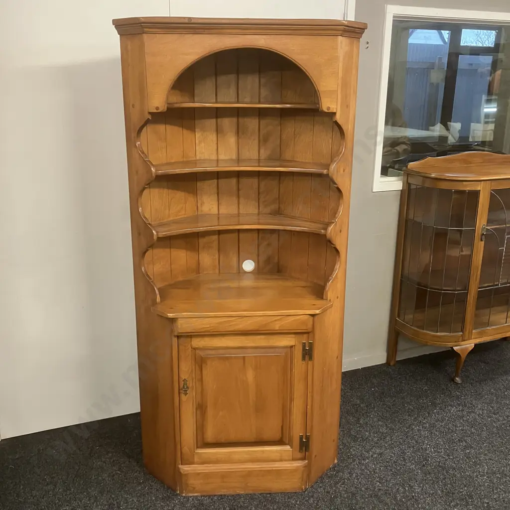 Vintage Cushman Colonial Creations American Mid Century Corner Cabinet Image 1++