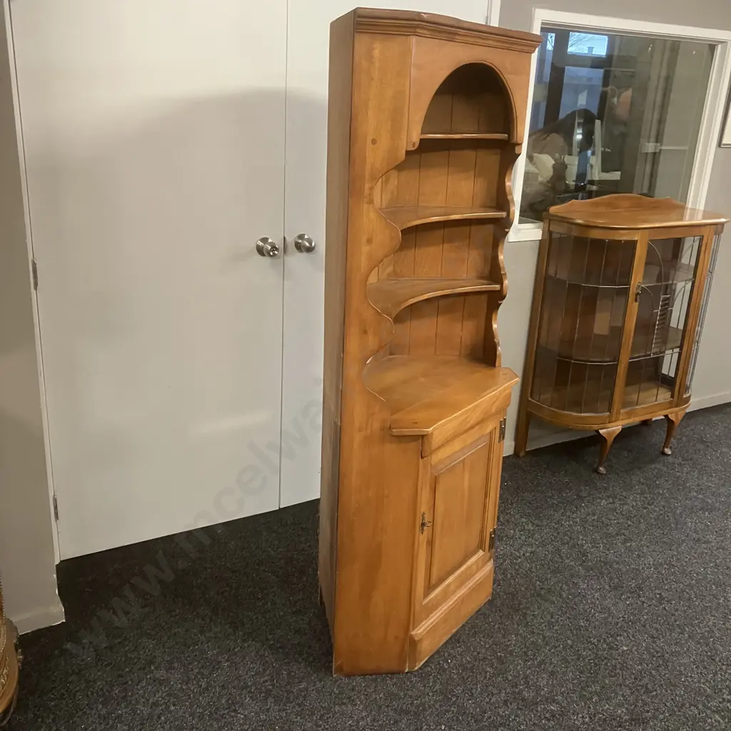 Vintage Cushman Colonial Creations American Mid Century Corner Cabinet Image 1++