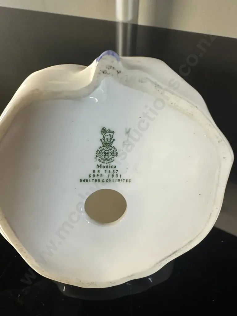 Royal Doulton 'Monica' Figurine H10cm. Image 1++