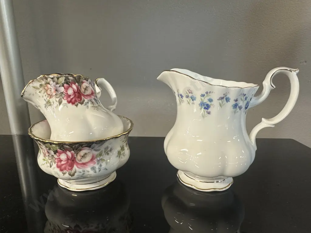 Vintage Royal Albert 'Memory Lane' Creamer & 'Autumn Roses' Creamer & Sugar Bowl Image 1++