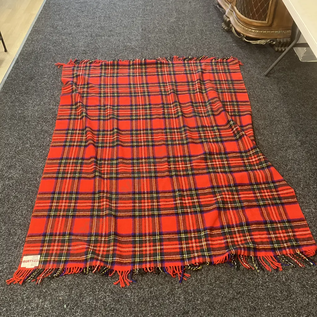 ROYAL STEWART Tartan MONTY TRAVEL RUG New Zealand Wool Blanket With Original Label. 185 x 145cm Image 1++