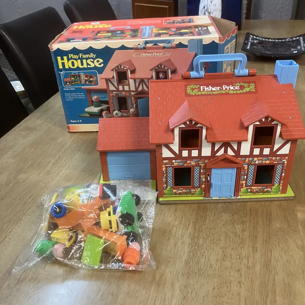 Vintage 1980 Fisher Price Play Family House #952 Little People With Original Box Image 1++