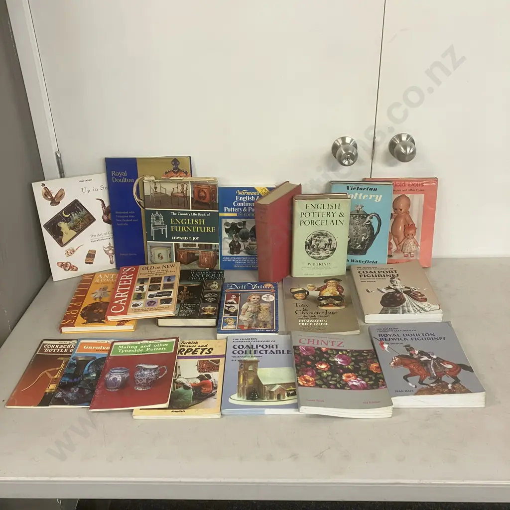 Books - Assorted Antiques, Collectibles Handbooks, Guides Etc Image 1++