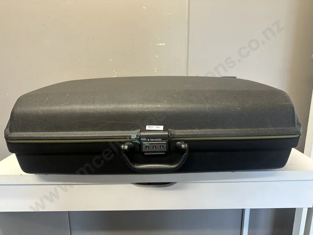 Samsonite Hard Case Suitcase Black Two Wheel 60x73cm. Code 736 Image 1++