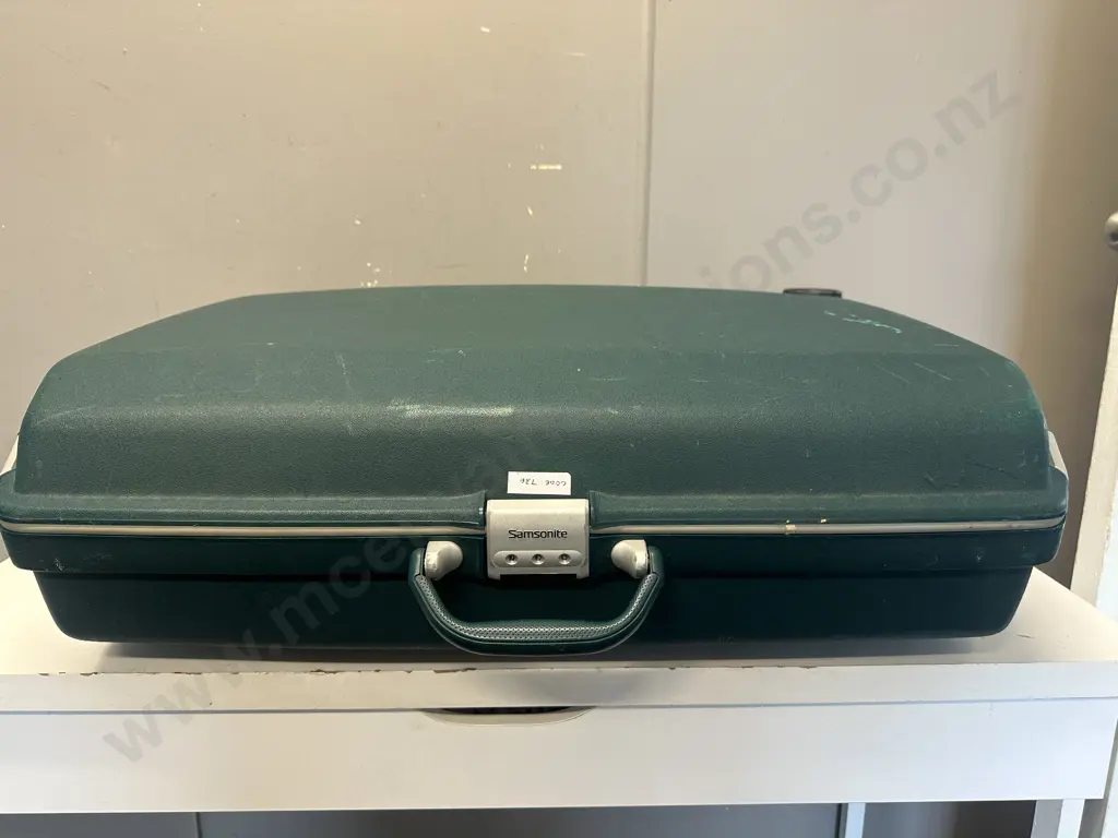 Samsonite Hard Case Suitcase Green Two Wheel 60x73cm. Code 736 Image 1++