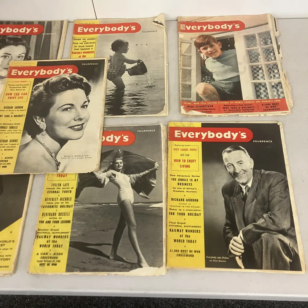 Vintage Everybody's Weekly Magazines - 1st May to 31st July 1954, Lot of Nine Image 1++