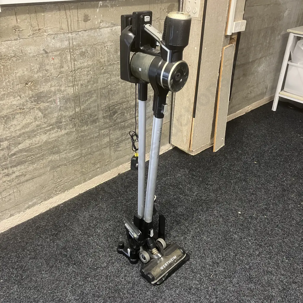 Werthiem Evolution W7301 Portable Stick Vacuum Cleaner With Charging Stand, 2 x Batteries, Vacuum Cleaner Attachments Image 1++