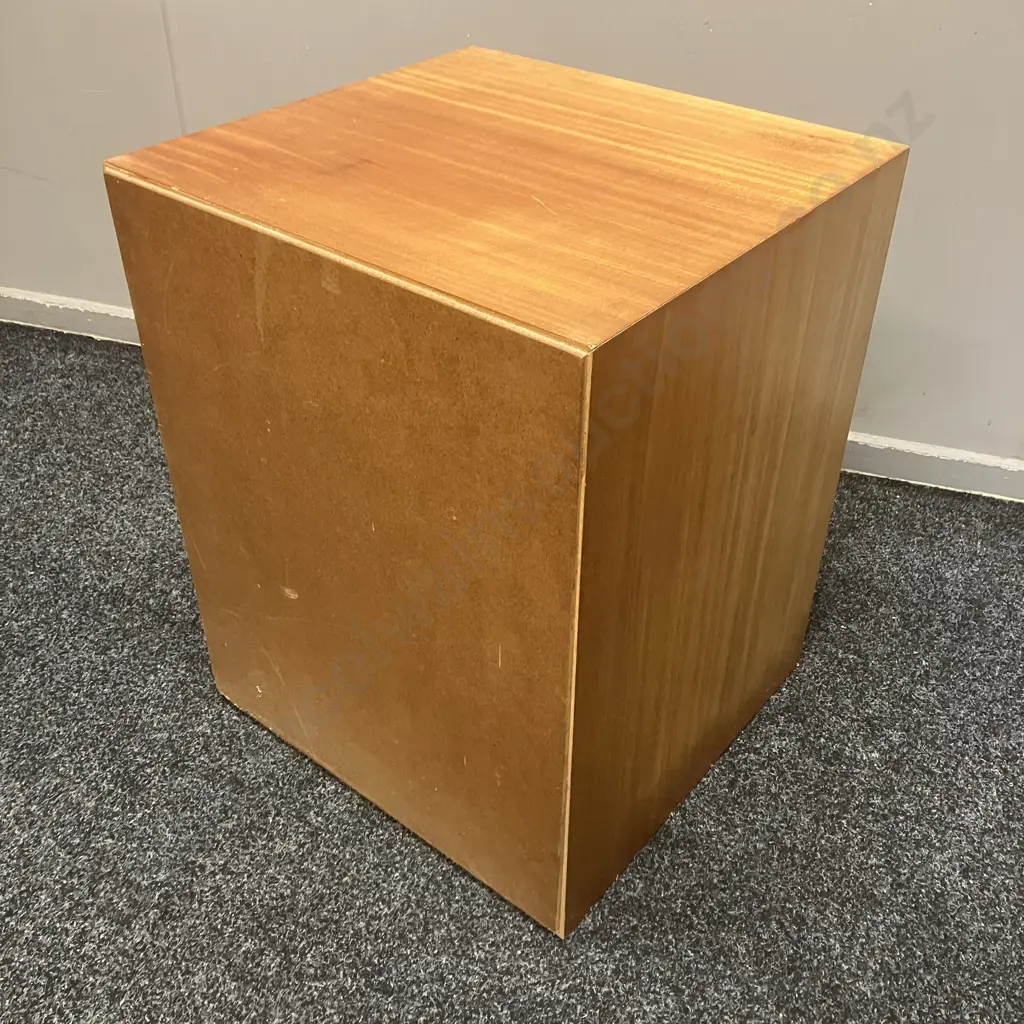 Mid century Modern Stereo Cabinet / Bedside Cabinet, 2 Door. H60 W48 D45.5cm Image 1++