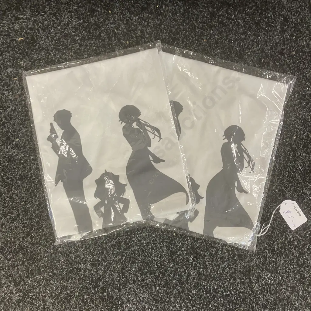 Anime T-Shirts x 2 - Spy X Family Size L Image 1++
