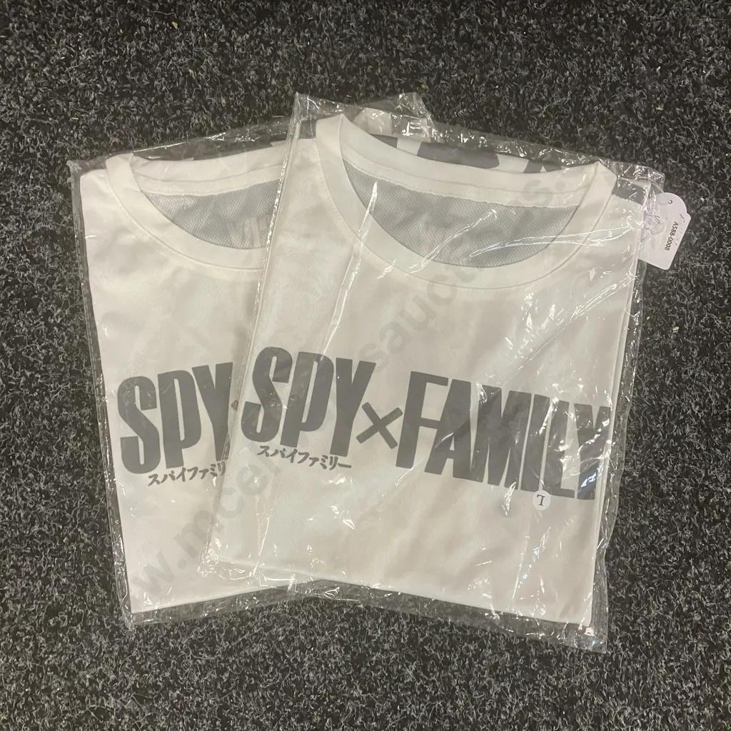 Anime T-Shirts x 2 - Spy X Family Size L Image 1++