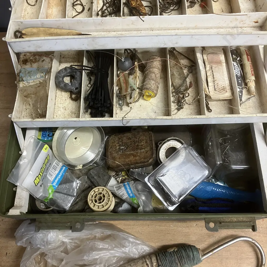 Catalyst ZC7000 Reel, Short Gaff, Tackle Box, Tools, Lead Sinkers, Line Etc Image 1++