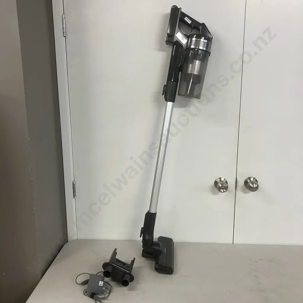 Samsung 150W Jet™60 Stick Vacuum Cleaner - Model VS15A6031M5 With Charger Image 1++