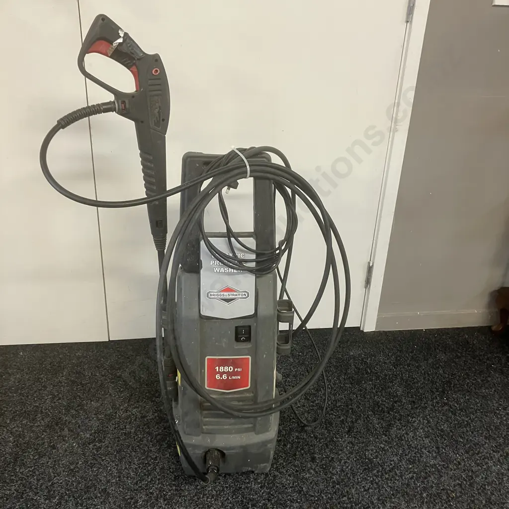 Briggs & Stratton Electric Pressure Washer 1880 Psi 6.6L/Min Image 1++