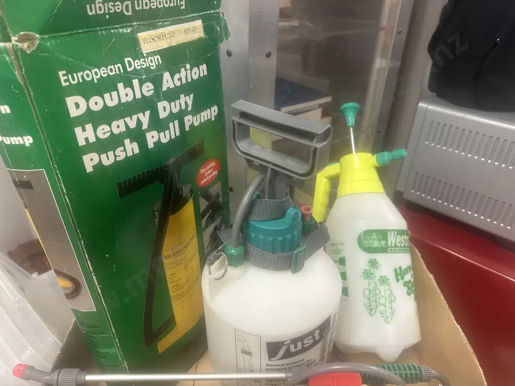 European Design Double Action Push Pull Pump With Garden Sprayers x2 Image 1++