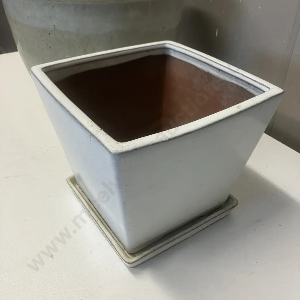 Grey & White Plant Pots. 26 x 33cm & 17.5 x 21cm Image 1++