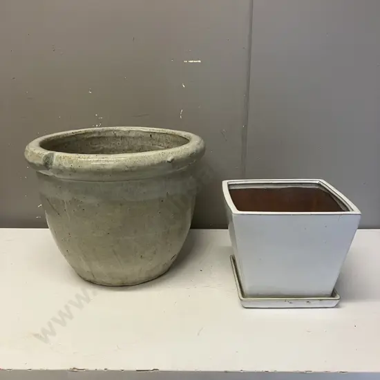 Grey & White Plant Pots. 26 x 33cm & 17.5 x 21cm