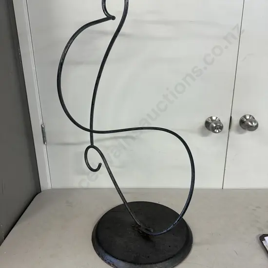 Twisted Metal Plant Stand H81cm.