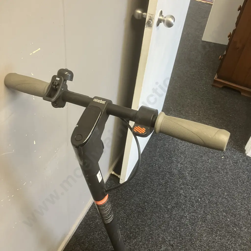 Segway Ninebot F25 Electric Kick Scooter (no Charger) Image 1++