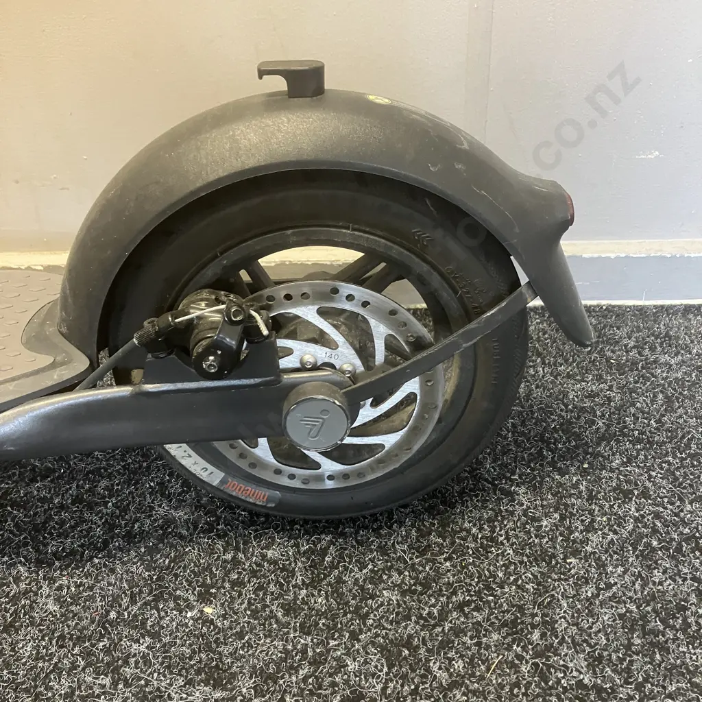 Segway Ninebot F25 Electric Kick Scooter (no Charger) Image 1++