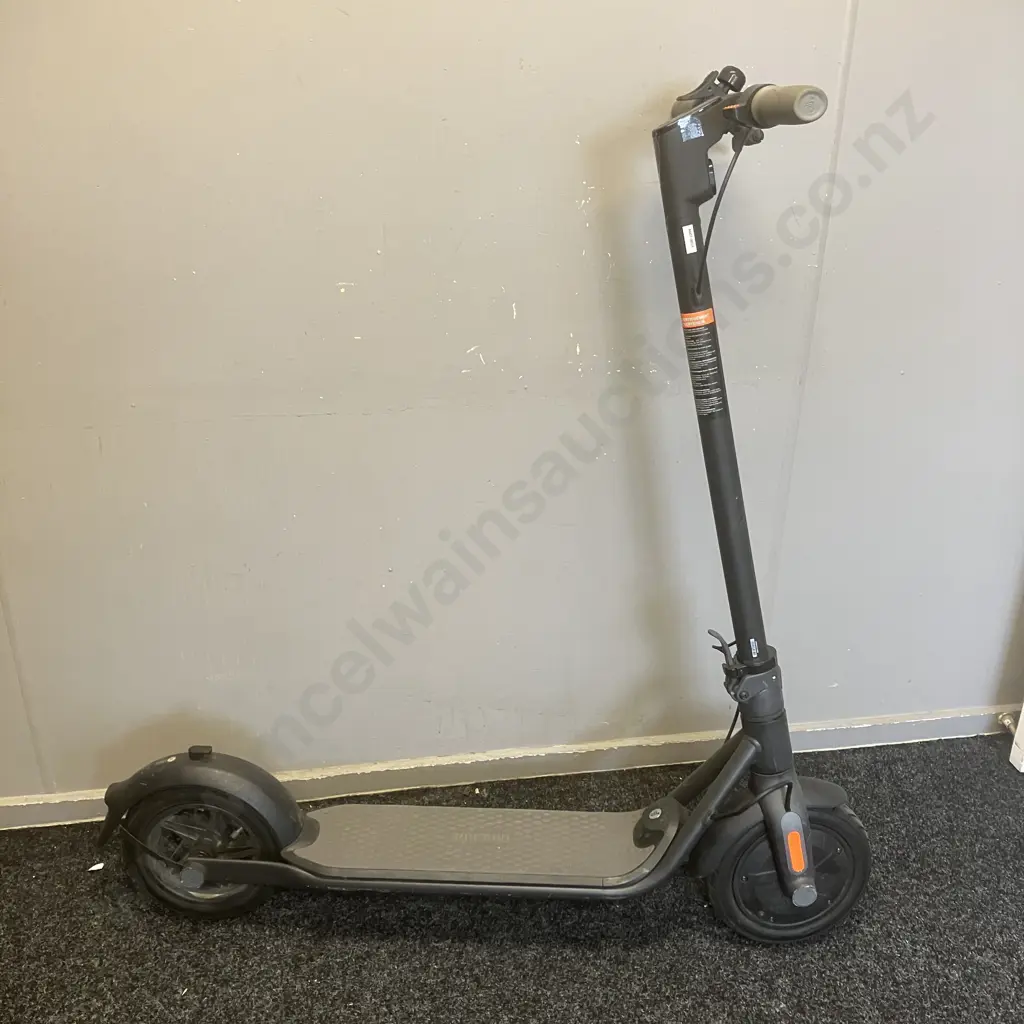 Segway Ninebot F25 Electric Kick Scooter (no Charger) Image 1++