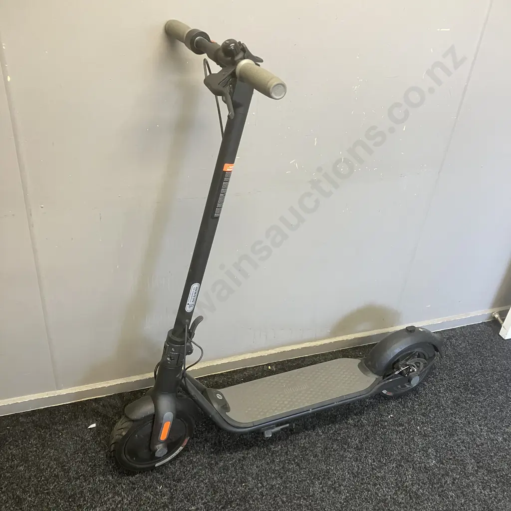 Segway Ninebot F25 Electric Kick Scooter (no Charger) Image 1++