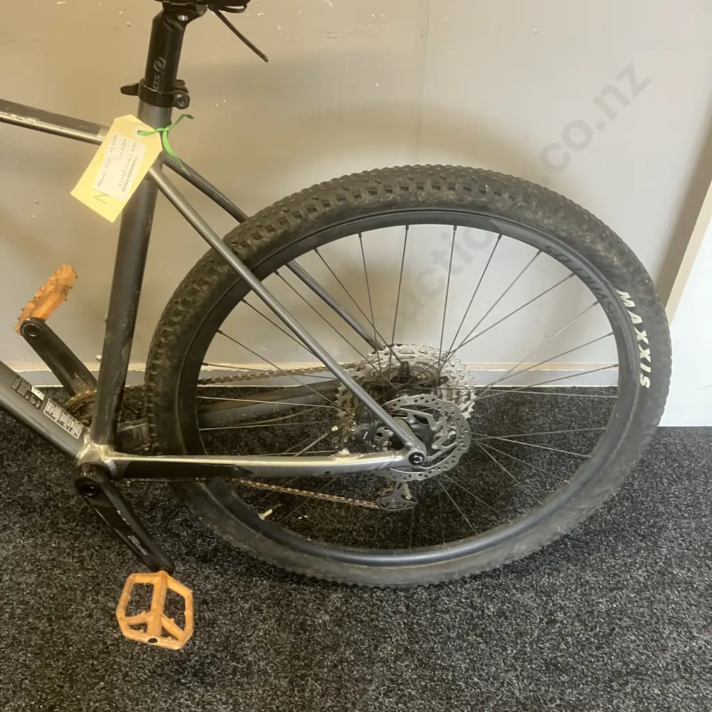 Scott Scale 965 Grey Mountain Bike XL Image 1++