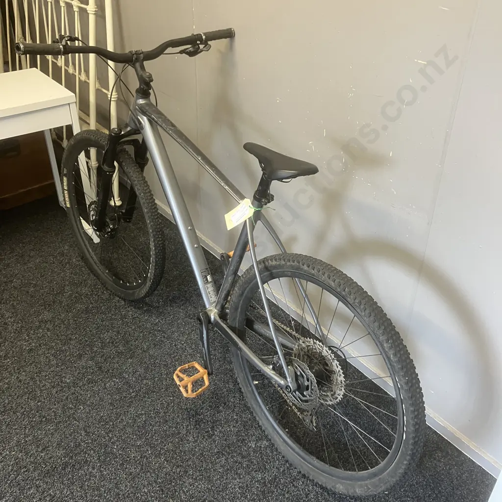 Scott Scale 965 Grey Mountain Bike XL Image 1++