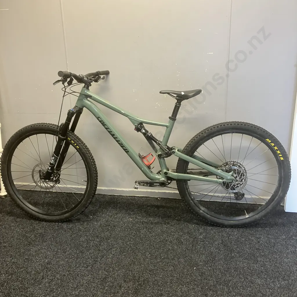 Specialized Stumpjumper in Sage Green Size S5 Image 1++