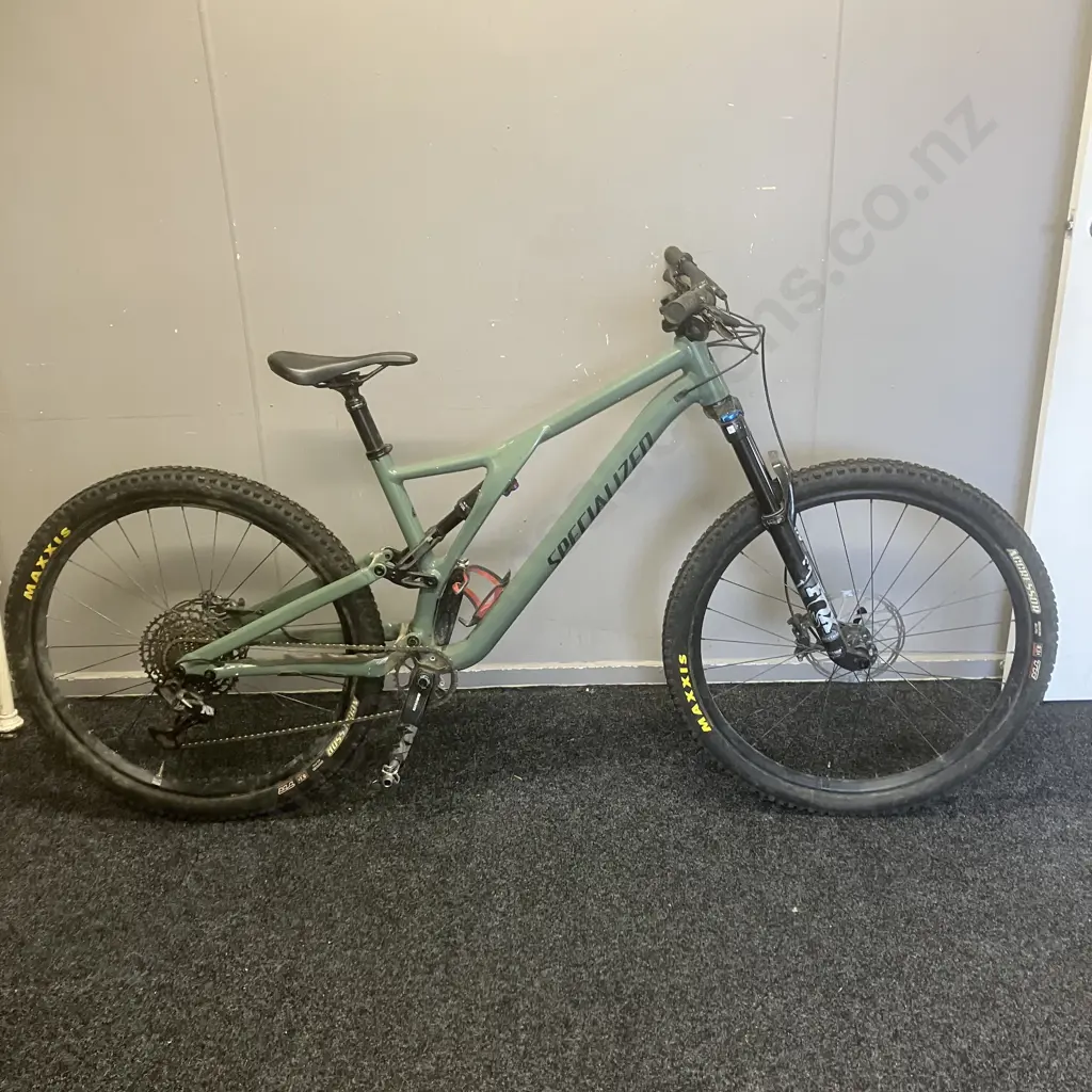 Specialized Stumpjumper in Sage Green Size S5 Image 1++