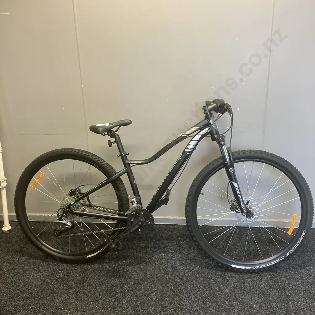 Specialized Jett Bicycle, Black Colour M/17 Image 1++