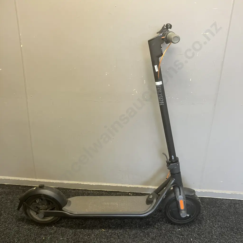 Segway Ninebot F Series F30 Electric Kick Scooter (no Charger) Image 1++