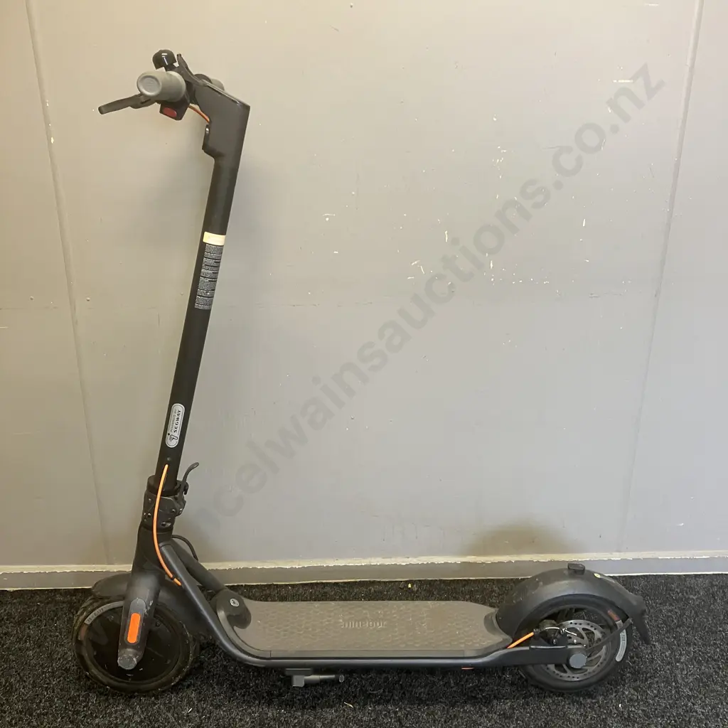 Segway Ninebot F Series F30 Electric Kick Scooter (no Charger) Image 1++