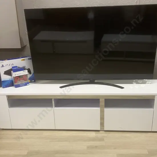 Senti TV Unit by Insato Furniture - White Gloss With Mirror Accents, 3 Drawers (2 With Glass). H51 W200 D48cm