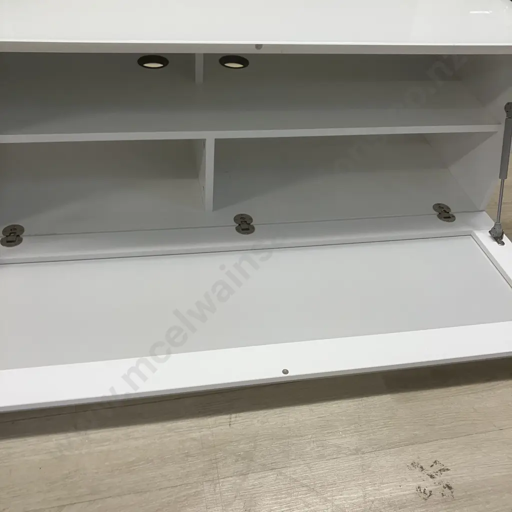 Sonorous 1.1m TV/AV Entertainment Centre Cabinet - White (Studio Series) Ex Harvey Norman. H44 W110 D45cm Image 1++