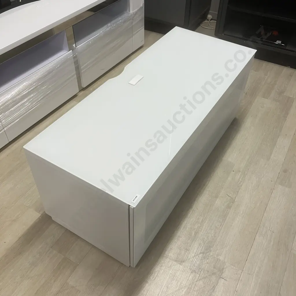 Sonorous 1.1m TV/AV Entertainment Centre Cabinet - White (Studio Series) Ex Harvey Norman. H44 W110 D45cm Image 1++