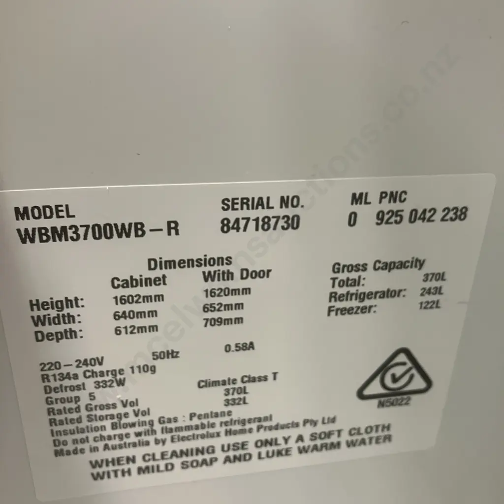 Westinghouse 370L Bottom Freezer Refrigerator WBM3700WB-R White Image 1++