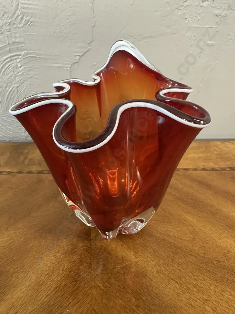 Murano Art Glass Vase With Frill Rim H20cm. Image 1++