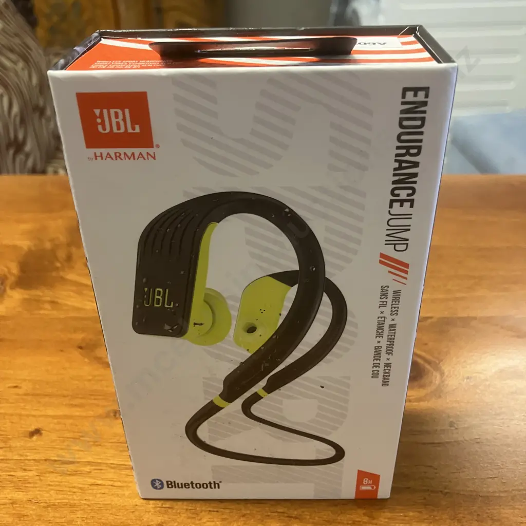 JBL Endurance JUMP Waterproof Wireless Sport In-Ear Headphones Image 1++
