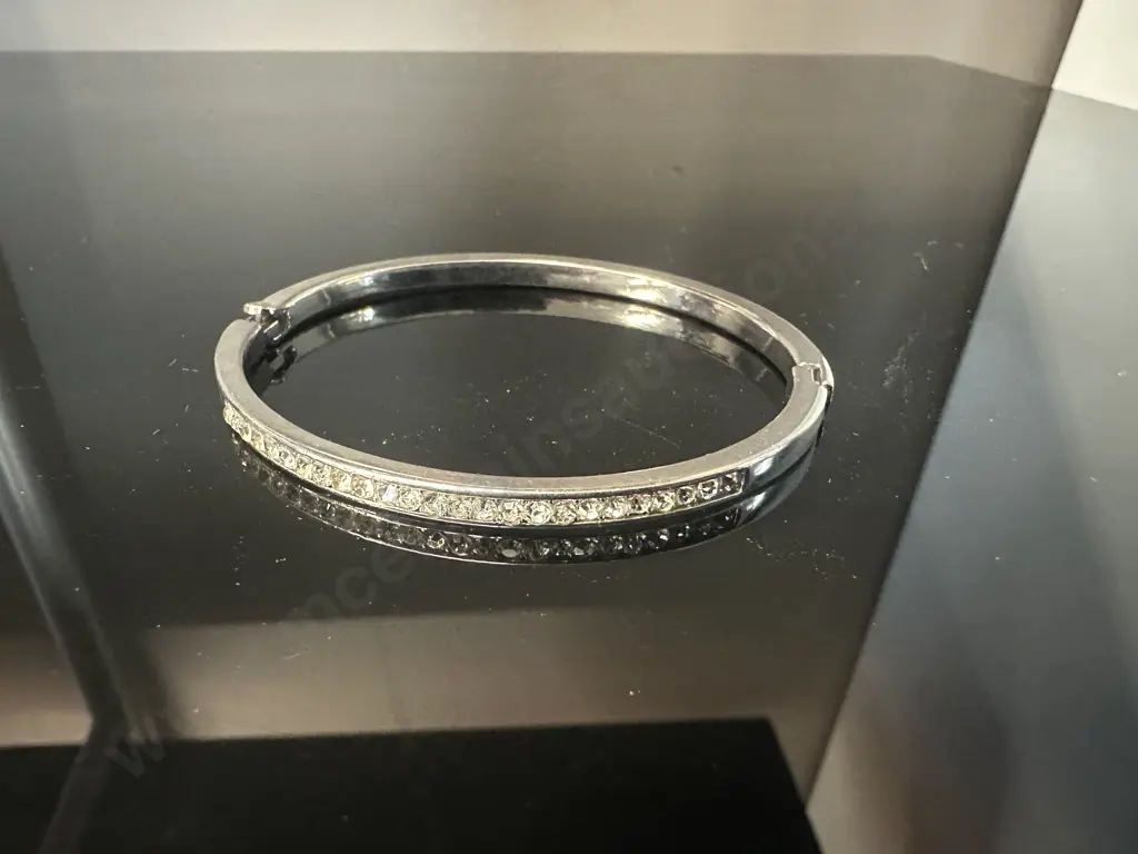Silver Plate Bracelet With 25 Diamantes Across The Top Image 1++