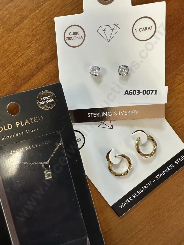 Heart Shaped Pendant With Clear Stone, 2 Pair of Earrings & Necklace With Pendant Image 1++