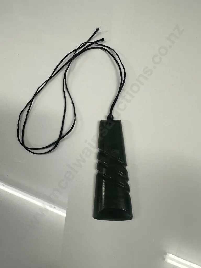 Pounamu Greenstone Necklace, Long Rectangular Shape L7cm. Image 1++