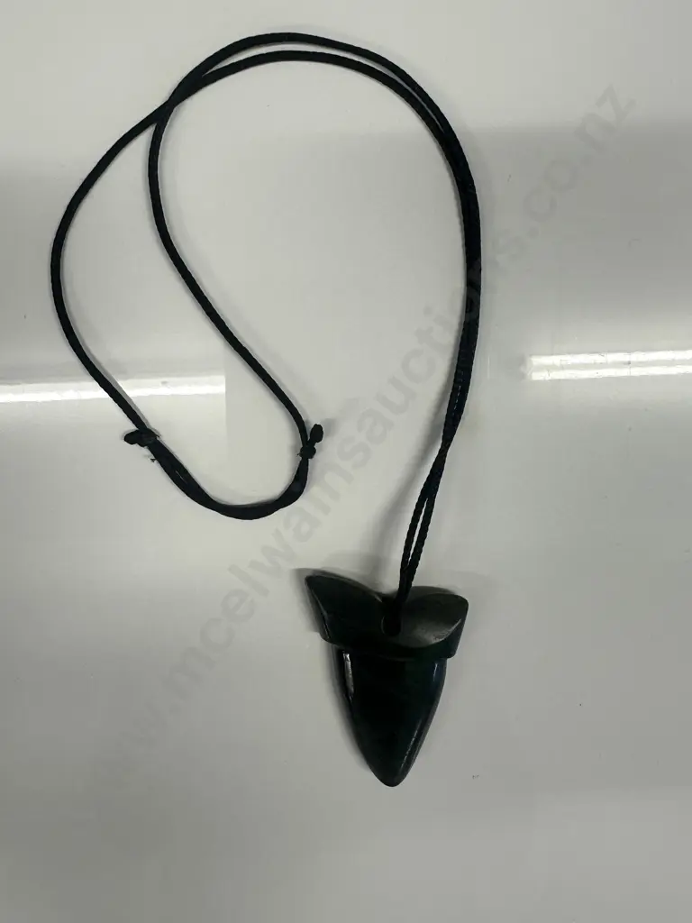 Triangle Shaped Greenstone Pendant Necklace L6cm. Image 1++