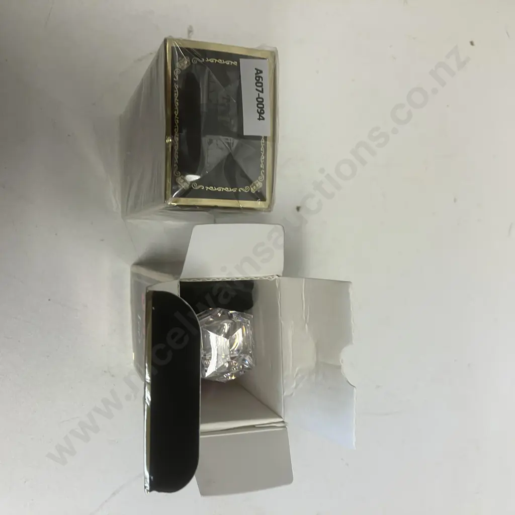 Viva La Juicy Noir Eau De Parfum Spray - 2 x 50mls Image 1++