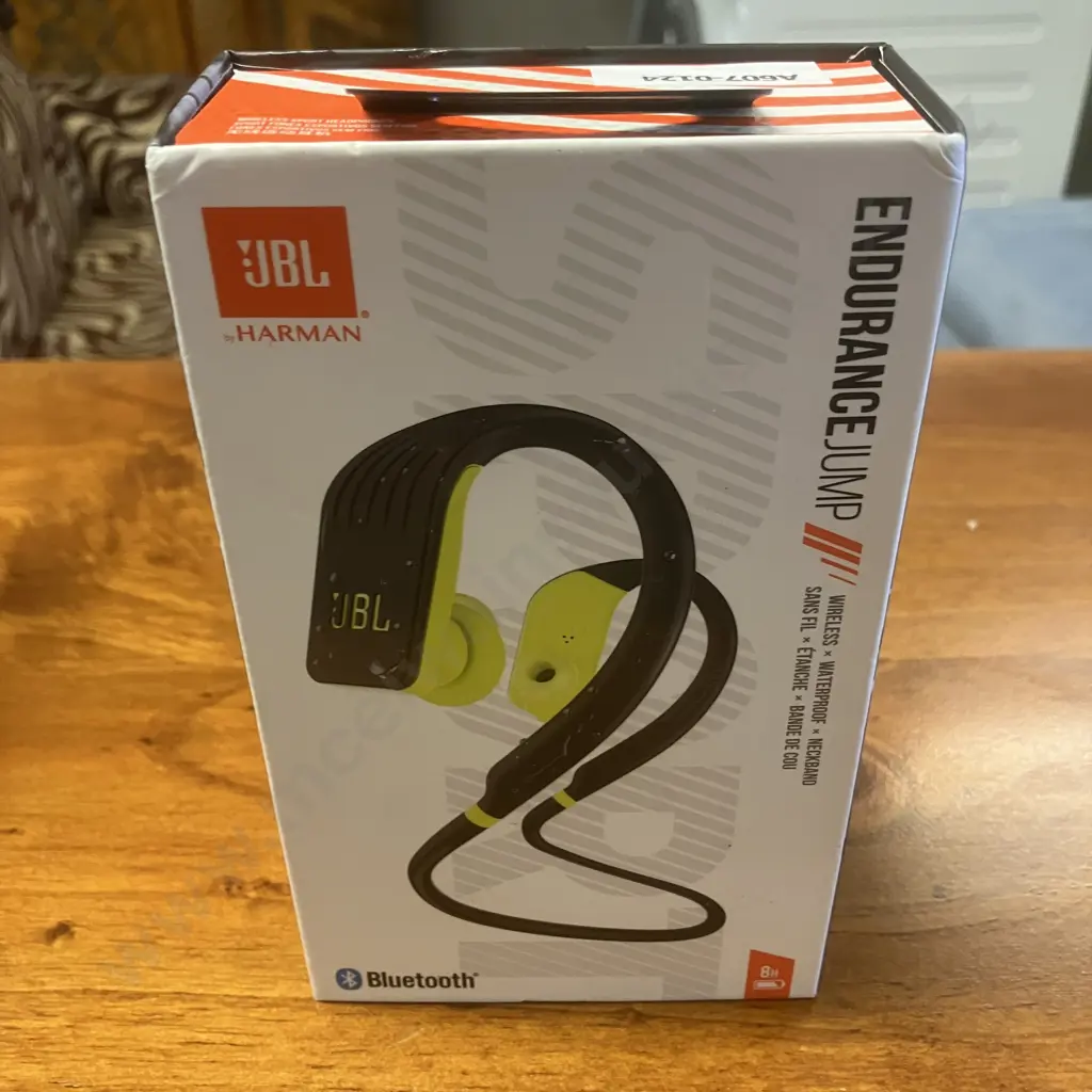 JBL Endurance JUMP Waterproof Wireless Sport In-Ear Headphones Image 1++