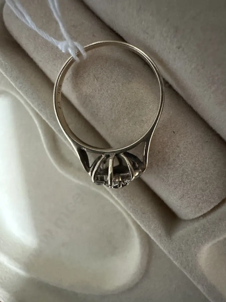 Gold Ring Stamped 9ct CZ With Clear & Red Stones (Damaged) Image 1++