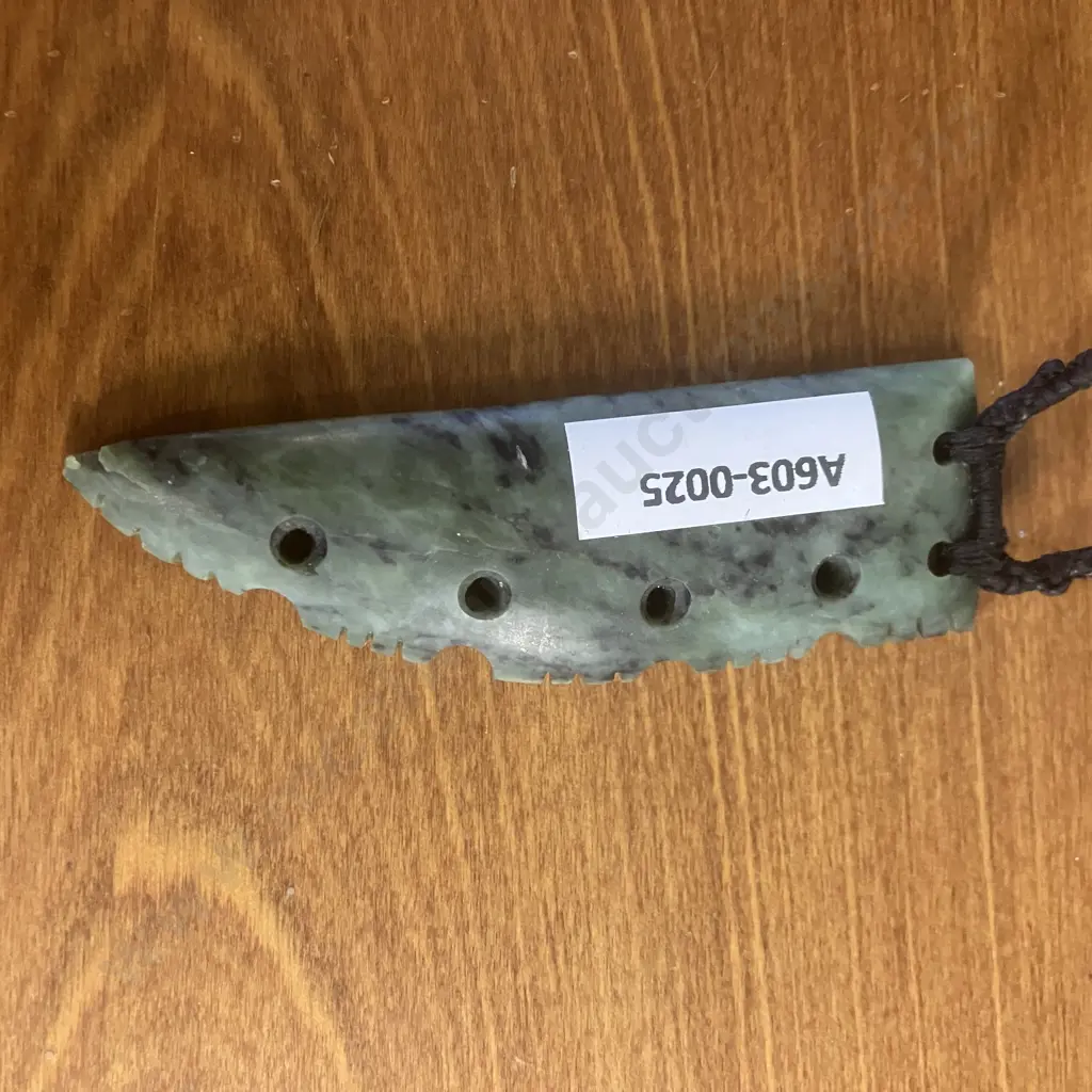 Greenstone Pendant. L9.5cm Image 1++